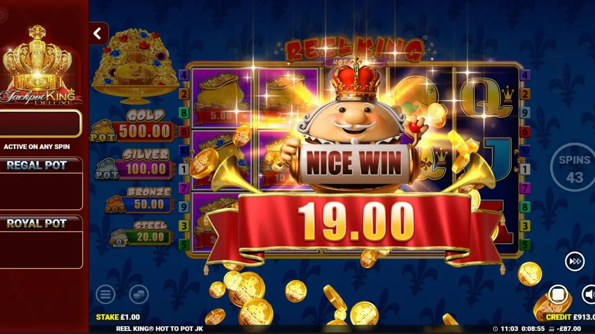 Tampilan visual slot Reel King Hot to Pot dengan tema buah klasik dan mahkota kerajaan